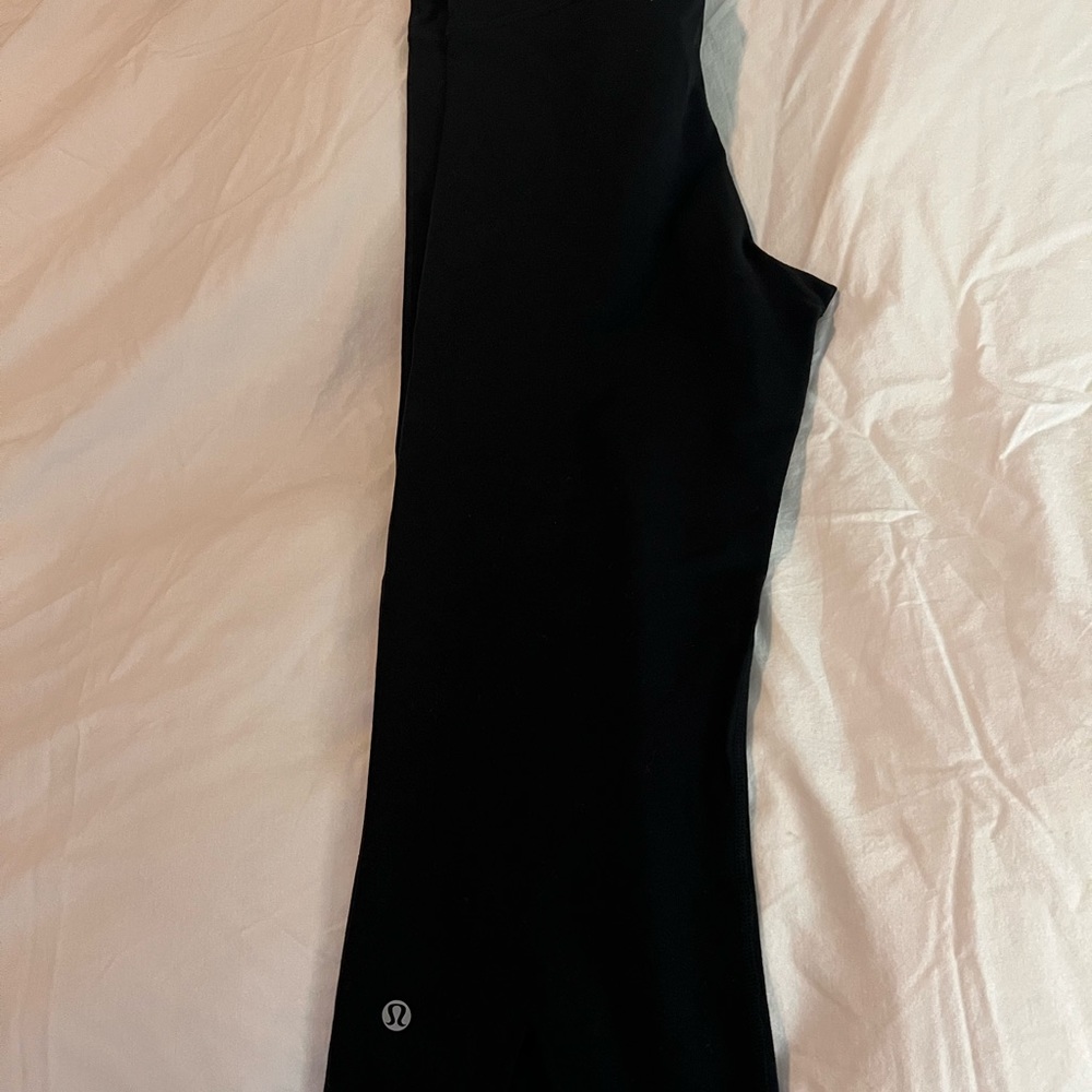 Lululemon, women’s 3/4 length legging. Black. Size 6.